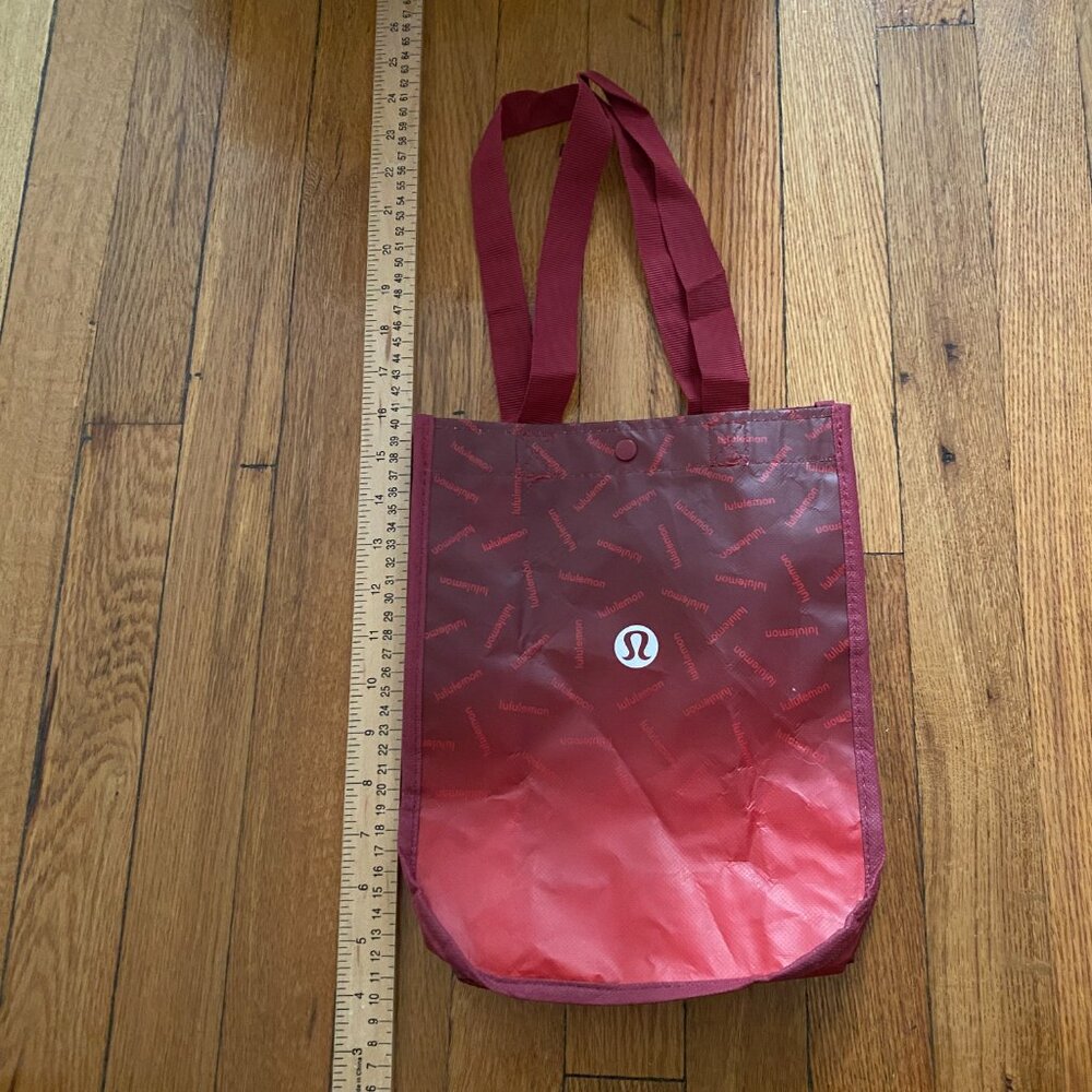 Lululemon Small Size Red Multiprint Recycled Bags Multipurpose Fall 1092708 - Picture 6 of 9